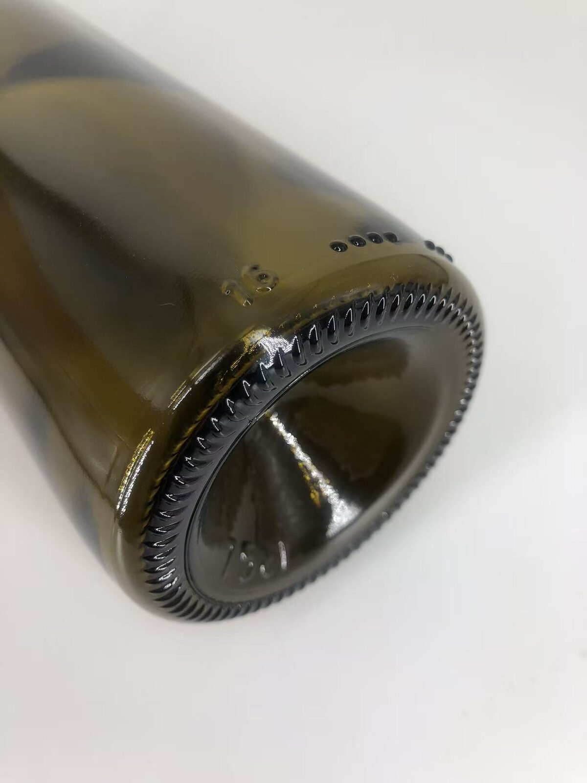 HP-1621 750ml antique green wine bottle base detail